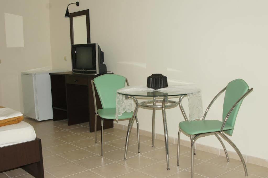 Porto Marathos Hotel Маратополис Екстериор снимка